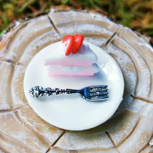 miniature strawberry cake